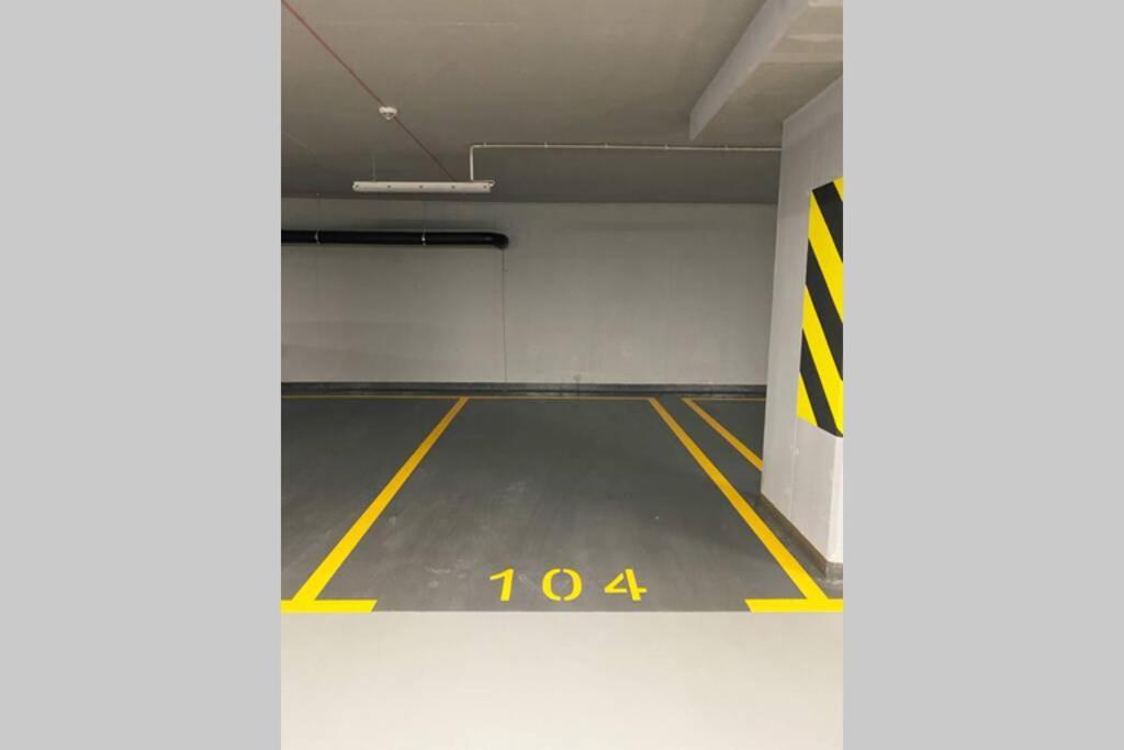 Exclusive 2Br! Apartment Near City Center +Netflix Warszawa Exteriör bild